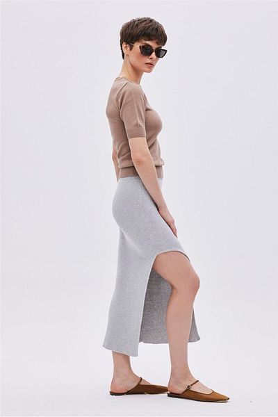 SHERIN Fustă gri de tricot midi cu fantă adâncă