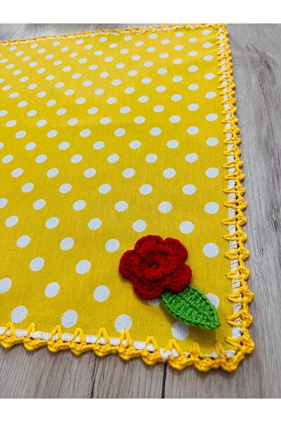 BEYZACA Sarı Puantiye Desenli Tasarım Beslenme Örtüsü / Amerikan Servis(Kırmızı güllü 1 adet fiyatıdır)