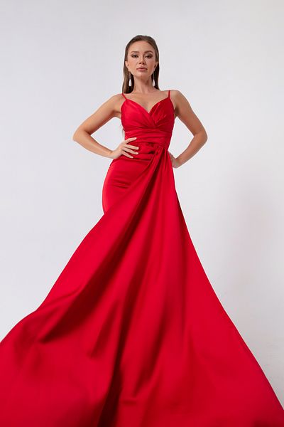 Lafaba Rochie de seară lungă și rochie de absolvire din satin roșie cu bretele