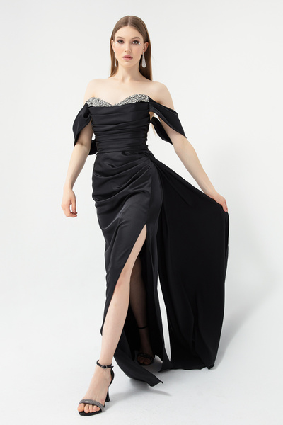 Lafaba Dámské černé večerní saténové šaty s výstřihem a výstřihem