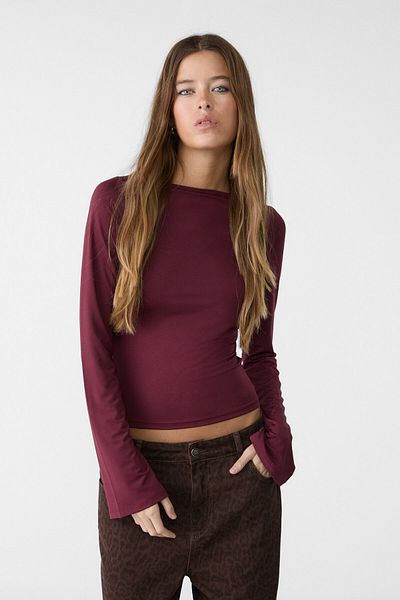 Stradivarius Geniş yaka poliamid t-shirt