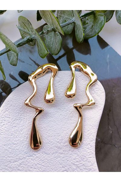 Jerie Asymmetric Flow Curved Plate Earrings