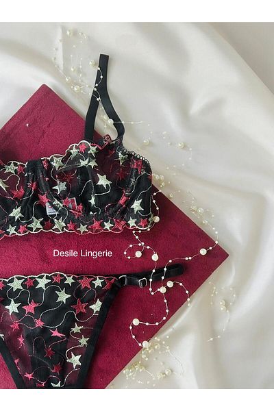 ARONA Red-Green Star Balened Bra Set