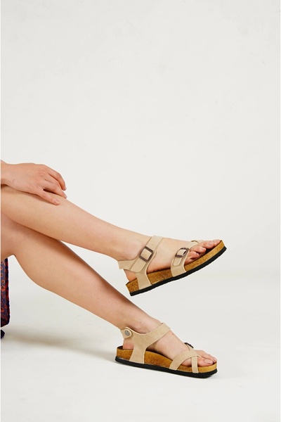 EFW Brendi Tek Parmak Krem Süet Sandalet