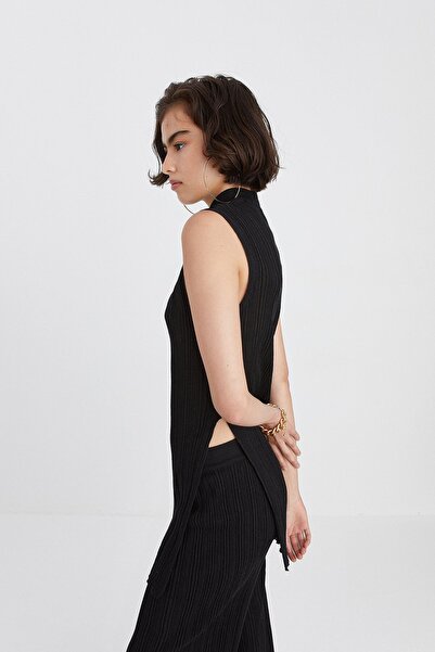 rue Μακριά μαύρη πλεκτή μπλούζα