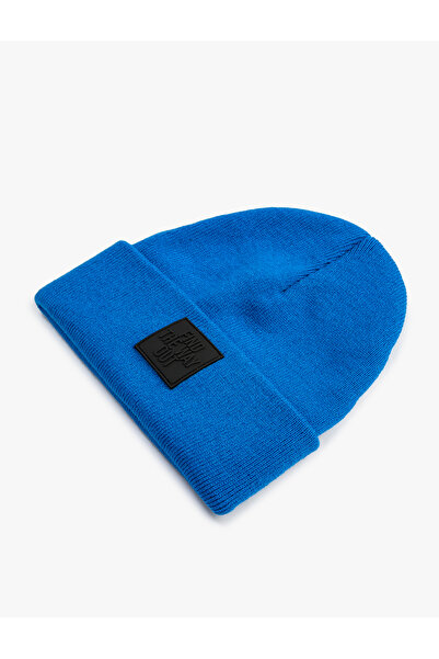 Koton Căciulă esențială cu bordură pliată cu slogan imprimat