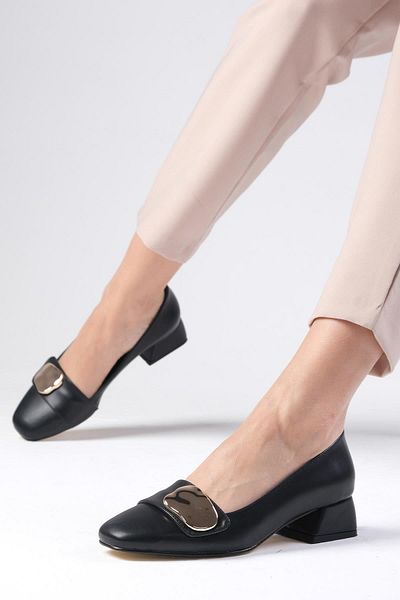 Mio Gusto Darcy Black Color Blunt Toe Women's Short Heeled Shoes