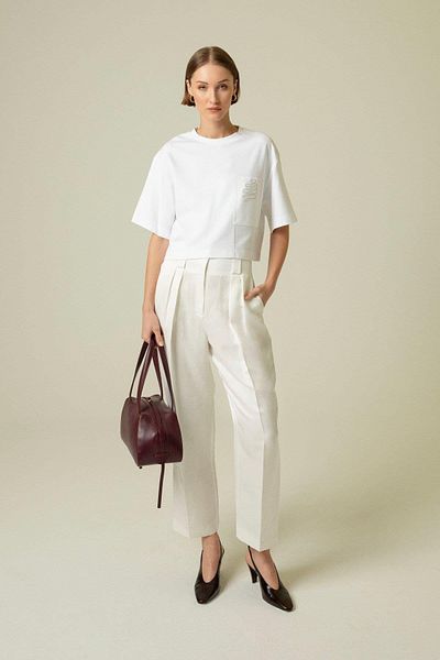 Rue Studio Tricou alb - Detaliu broderie buzunar