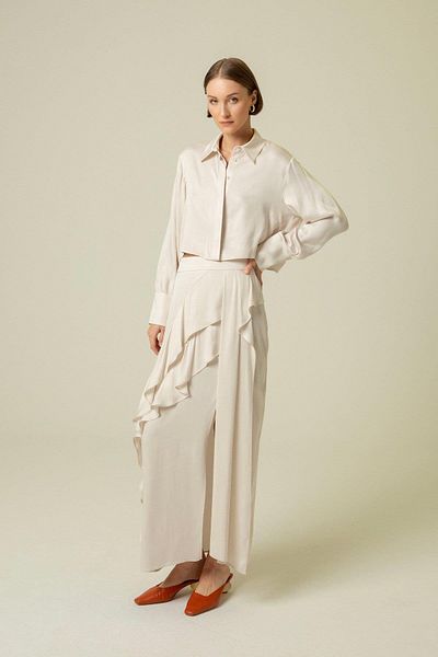 rue Ecru Crop Shirt - Buttoned Front and Comfortable Form