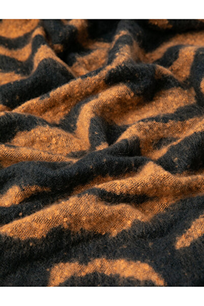 Koton Κασκόλ με φούντες με απαλή υφή Ζέβρα