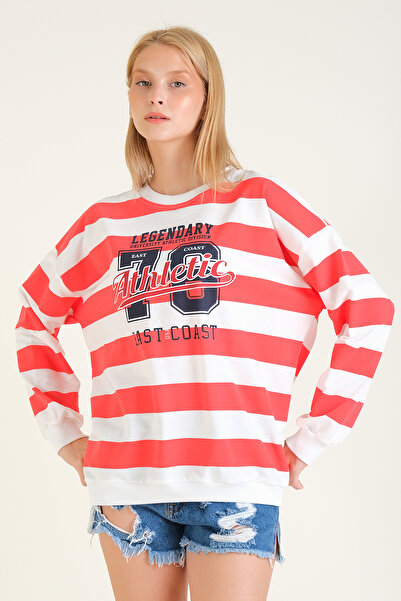 Giyim Dünyası Red Oversize Sweatshirt - Women's Printed Striped
