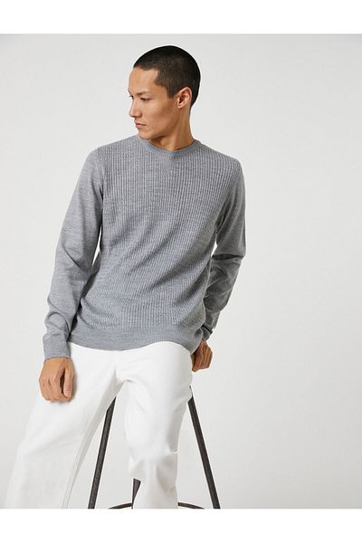 Koton Basic Knitwear Sweater with Knit Detail Crew Neck