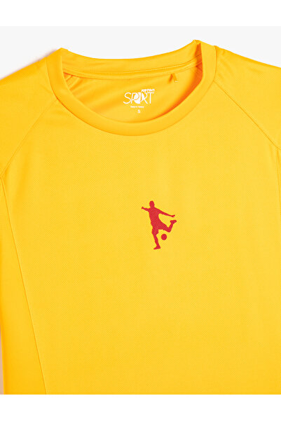 Koton Sport-T-Shirt mit Fußballmotiv auf der Rückseite, entspannter Schnitt, Rundhalsausschnitt