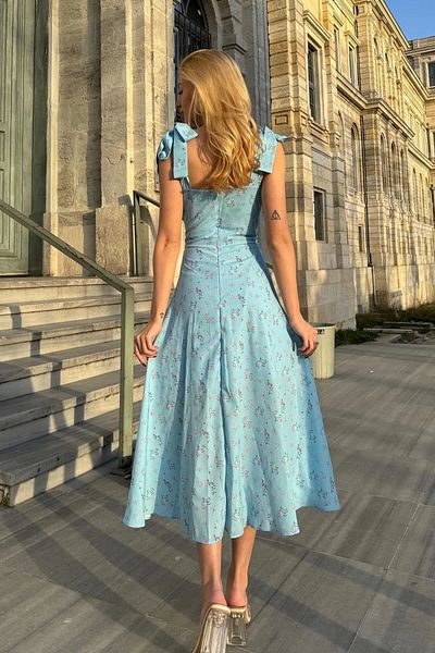 Bak Moda Rochie cu bretele late, cu flori, lungime midi, albastră