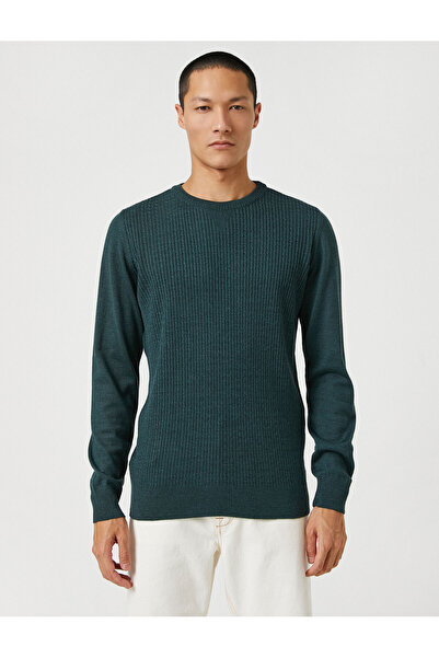 Koton Basic Knitwear Sweater with Knit Detail Crew Neck