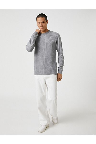 Koton Basic Knitwear Sweater with Knit Detail Crew Neck