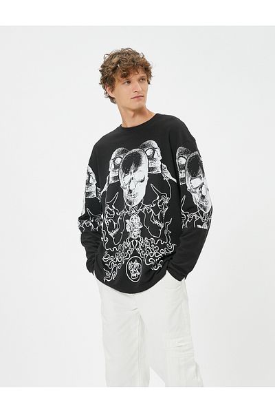 Koton Pullover mit Totenkopf-Print, Rundhalsausschnitt und langen Ärmeln