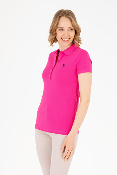 U.S. Polo Assn. تي شيرت نسائي أساسي بياقة بولو باللون الفوشيا 50262675 -VR023