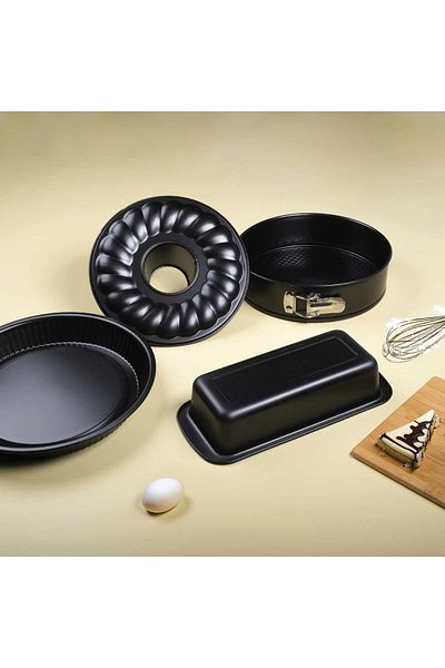 Guardini 4 Piece Cake Mold Set