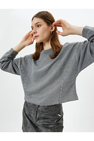 Koton Sweatshirt mit Rundhalsausschnitt, Nieten und niedriger Schulter, norma...