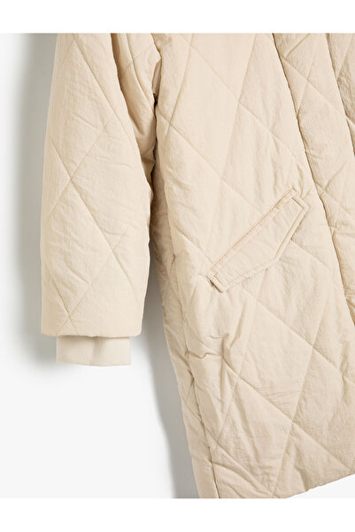 Koton Oversize dlouhý kabát Prošívaná umělá kožešina Detailní Plyšová podšívka s kapucí Uvnitř s kapsami s klopou Zapínání na zip