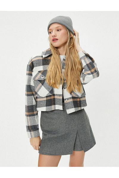 Koton Crop-Shirt-Jacke mit langen Ärmeln, weich strukturierter Pattentasche, detailliert