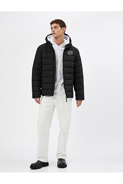 Koton Puffer Jacket Slogan s kapucí a zipem s potištěným detailem kapsy