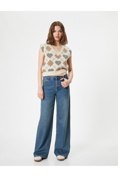 Koton V-Neck Jacquard Knitwear Sweater - Sleeveless