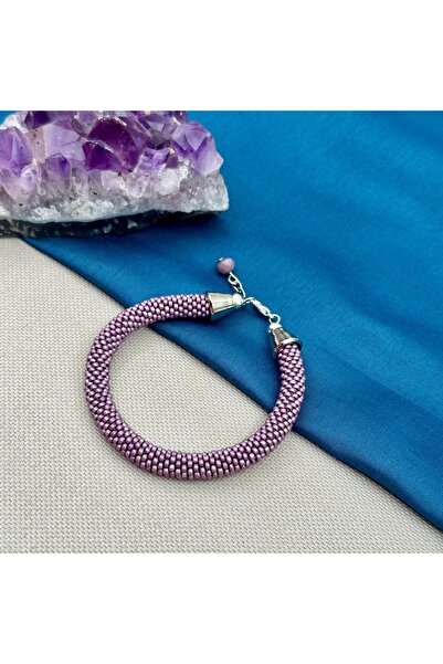 Opia Takı & Aksesuar سوار نسائي مصنوع يدويًا من الخرز في السجن