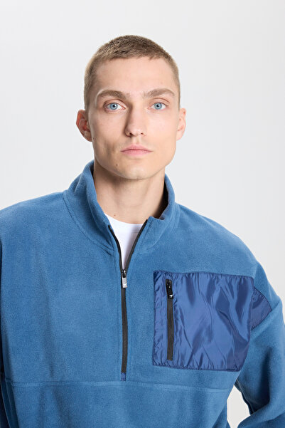 AC&Co / Altınyıldız Classics Férfi indigó túlméretes, bő szabású, álló, bato gallérral ellátott zseb, részletes cipzáras, melegen tartó polár pulóver