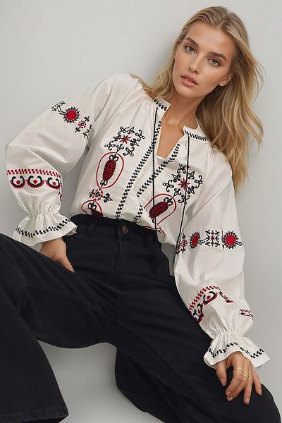 Trend Alaçatı Stili Damen-Bluse aus Popeline mit weißem Kragen vorne und Ärmeln und Blumenstickerei ALC-X9056