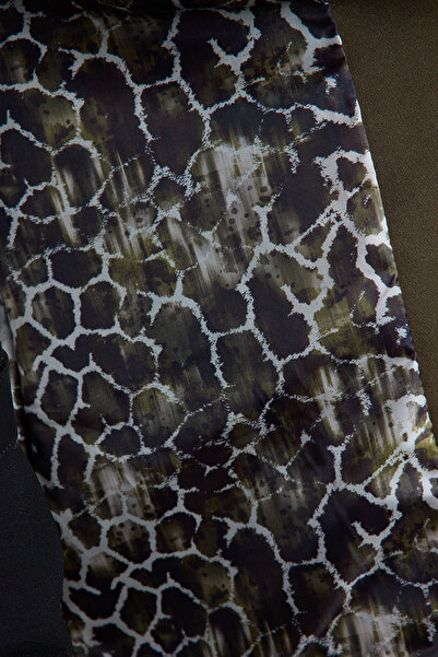 Trendyol Collection Dark Khaki Regular Lining Detaillierte gewebte Blazerjacke TWOAW20CE0316