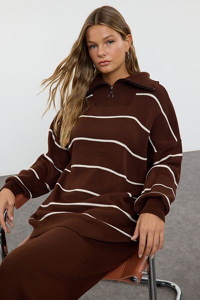 Trendyol Modest Άνετο σετ πλεκτού καφέ ριγέ - TCTAW25US00114