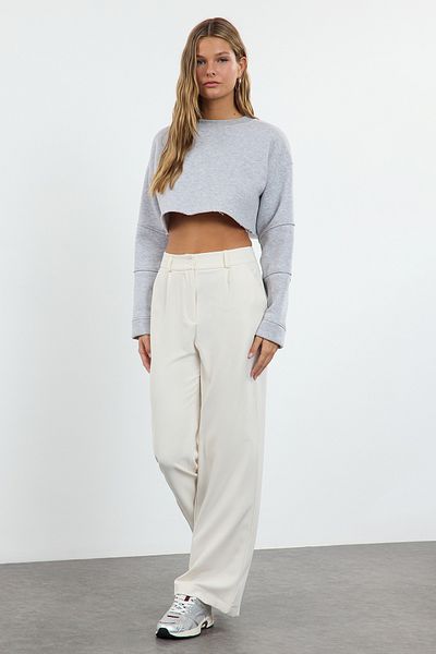 Trendyol Collection Ecrufarbene, plissierte Hose mit hoher Taille und weitem Bein – TWOAW21PL0076