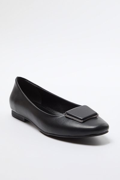 TRENDYOL SHOES Rövid sarkú fekete csatos női balerinák - TAKAW25BE00006