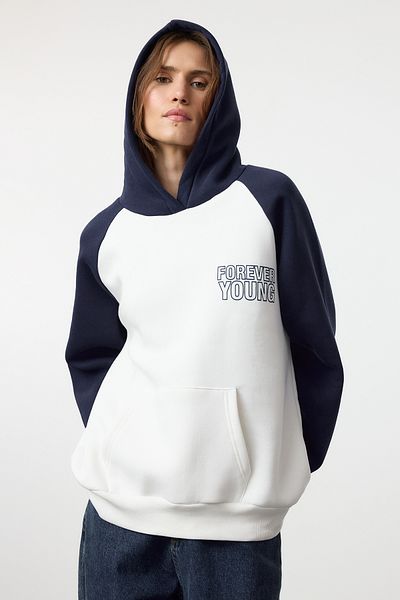 Trendyol Collection Színes blokkolt sötétkék szlogen túlméretezett polár pulóver - Twoaw25Sw00195