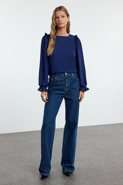 Trendyol Collection Námořnická modrá tkaná halenka s dlouhým rukávem a límečkem Twoaw25Bz00239