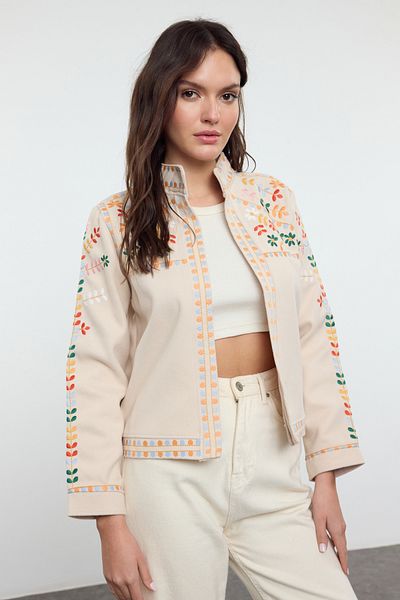 Trendyol Collection Cream Embroidery Embroidered Stamp Crop Woven Jacket Twoaw25Ce00083
