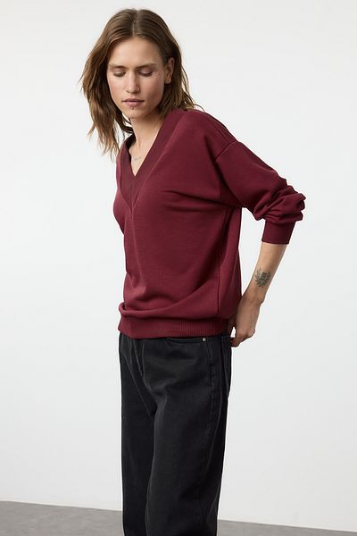 Trendyol Collection Burgunderfarbenes, dickes Strick-Sweatshirt mit V-Ausschnitt – TWOAW25SW00147