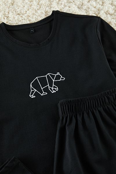 Trendyol Collection Černá sada vyšívaného pleteného pyžama Regular Fit TMNAW25PT00023