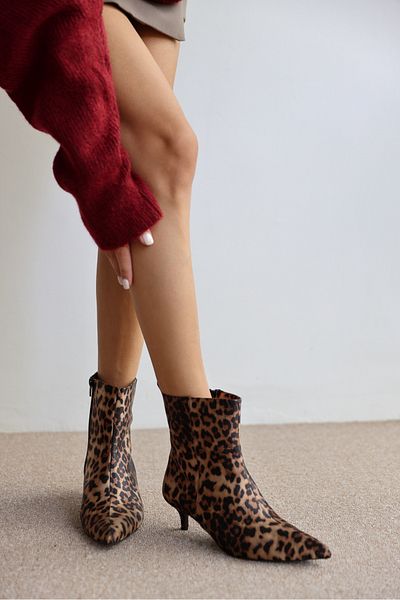 selinshoes Edna Leopard Print Pointed Toe Women's Boots