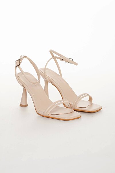 GULT Γυναικεία καλοκαιρινά παπούτσια με τακούνι Μπεζ