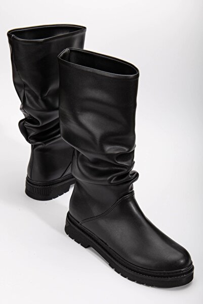 GULT حذاء نسائي أسود غير لامع بطول الركبة