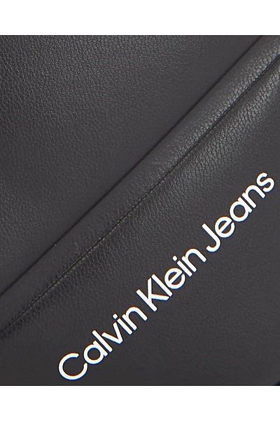 Calvin Klein Keresztpántos Quilted kameratáska