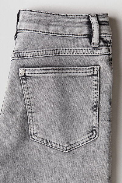H&M Relaxed Tapered Fit Jeans