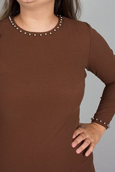 Truva XXL Μπλούζα με πέτο και μανίκια με πέτρες σε καφέ χρώμα
