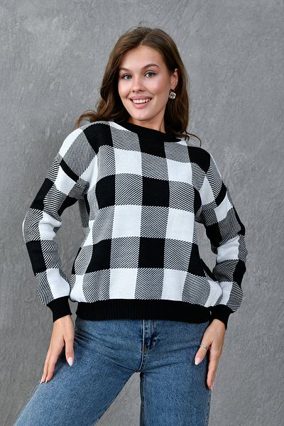 bayansepeti Pulover negru de tricotaje cu model în carouri 0122