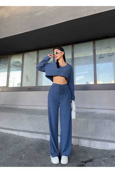 ILLE V-Neck Crop Blouse Trousers Set