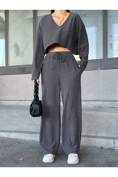 ILLE V-Neck Crop Blouse Trousers Set