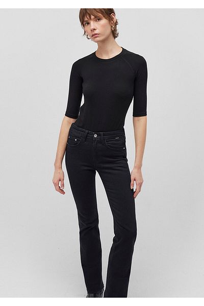 Mavi Schwarzes T-Shirt mit sitzendem Körper - Fitted Cut 1612819 -900